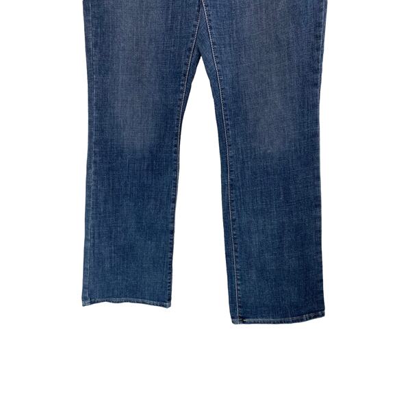 Levi's Women's Dark Wash Basic Stretch Mid-Rise Classic Bootcut Jeans Size 12 - Picture 4 of 10